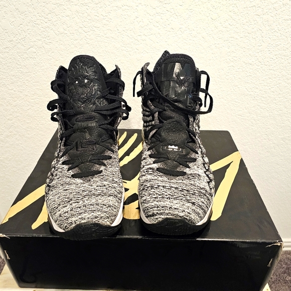 Nike Lebron 17 - Picture 4 of 7